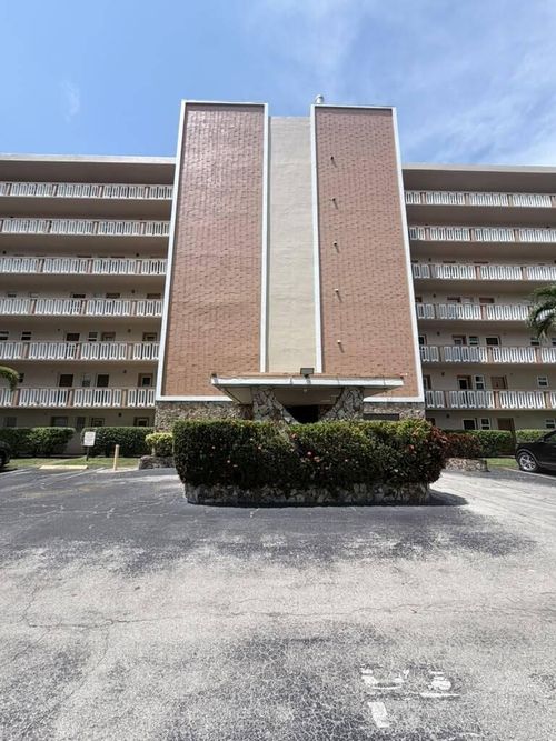 708-900 Ne 12th Avenue, Hallandale Beach, FL, 33009 | Card Image