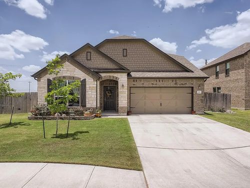 1717 Foxglove Cir, Lockhart, TX, 78644-2195 | Card Image