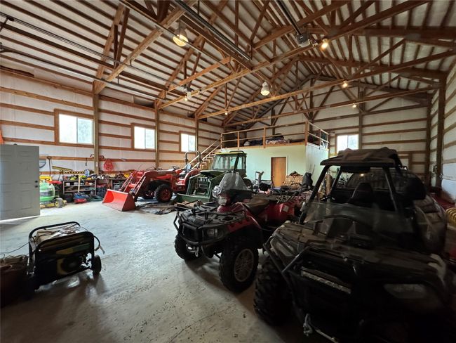 Inside shop - equipment included | Image 53