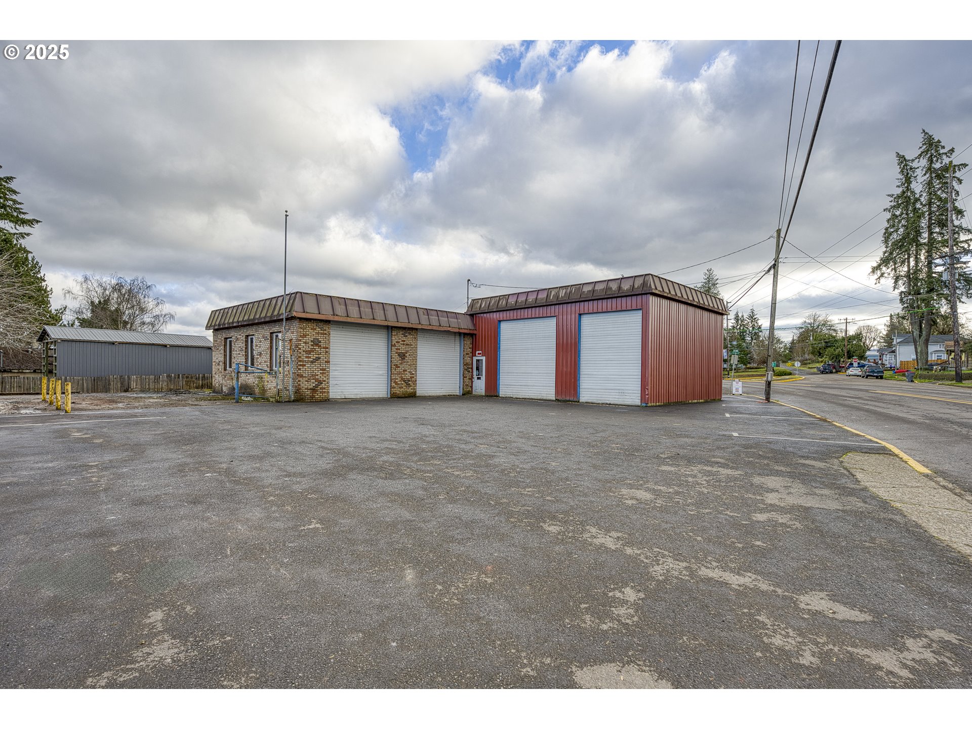 452 Se Main St, Willamina, OR 97396