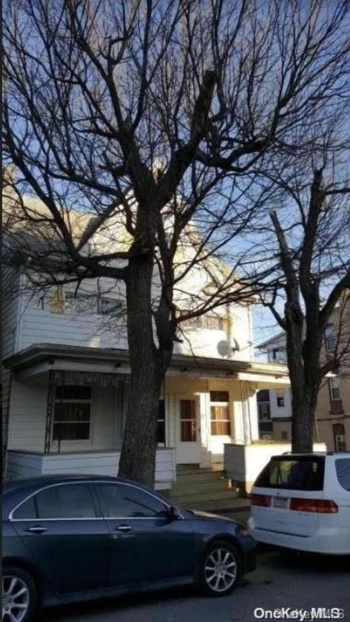 521-523 N Vine St, Hazleton, PA, 18201 | Card Image