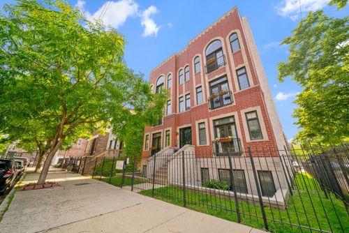 3b-1704 S Carpenter St, Chicago, IL, 60608-2784 | Card Image
