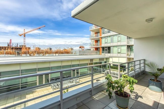 102 - 530 Whiting Way, Townhouse with 2 bedrooms, 2 bathrooms and 2 parking in Coquitlam BC | Image 22