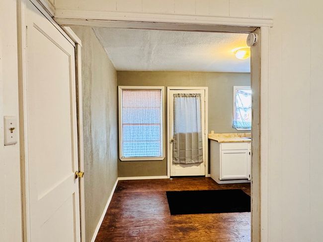 404 N Gillis St, House other with 3 bedrooms, 1 bathrooms and null parking in Fort Stockton TX | Image 6