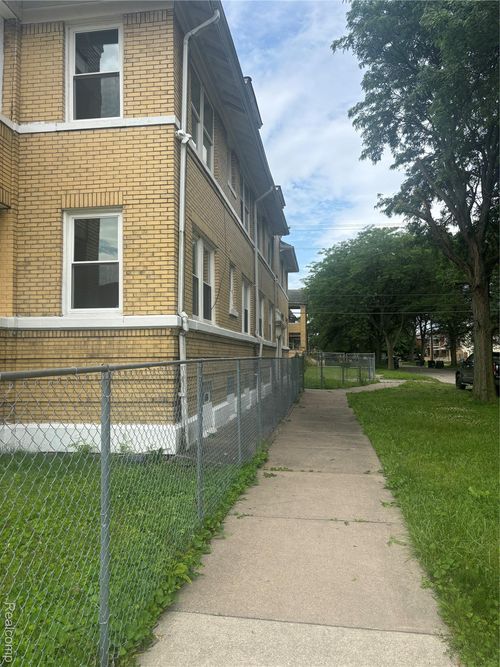 2409-13639 La Salle Blvd, Detroit, MI, 48238-3429 | Card Image