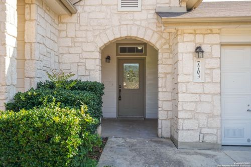 7703 Wexford Sq, San Antonio, TX, 78240-3923 | Card Image