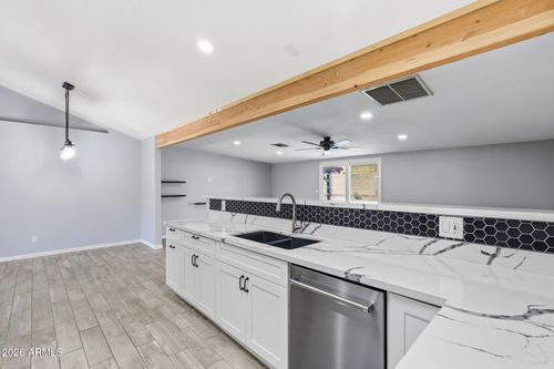 6026 W Juniper Ave, Glendale, AZ, 85306-1106 | Card Image