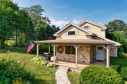 21 Church St, Prospect, CT, 06712-1635 | Card Image