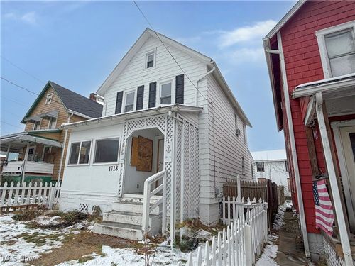 1718 4th St Ne, Canton, OH, 44704-1806 | Card Image