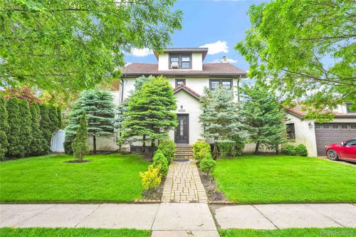 16008 12th Rd, Whitestone, NY, 11357-1926 | Card Image