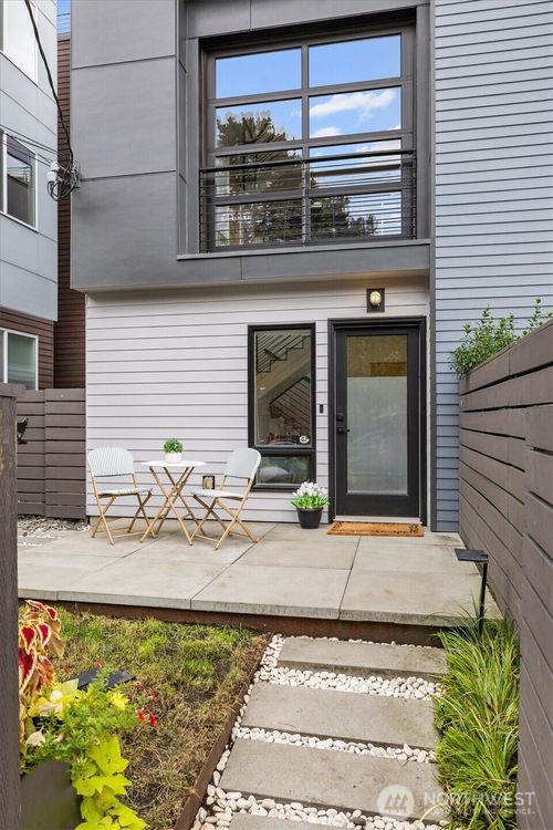 b-146 21st Ave E, Seattle, WA, 98112-5316 | Card Image