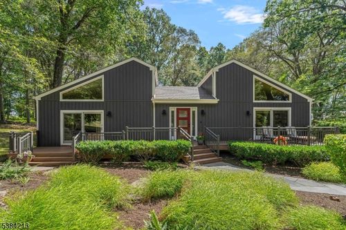 1 Fawn Ridge Rd, LEBANON, NJ, 08833-3213 | Card Image