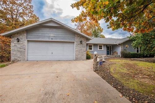 2 Newburgh Dr, Bella Vista, AR, 72715-2813 | Card Image