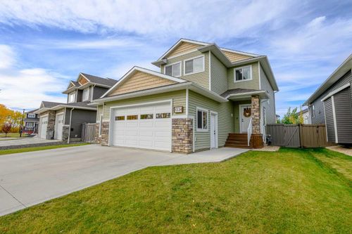 11334 Cypress Way, Grande Prairie, AB, T8W0L2 | Card Image