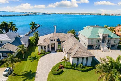 12484 Riverside Dr, FORT MYERS, FL, 33919-4463 | Card Image