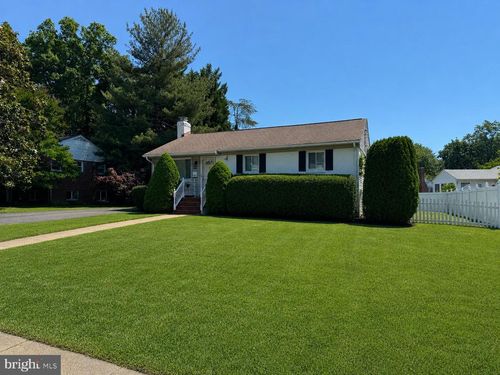 3223 Holly Hill Dr, FALLS CHURCH, VA, 22042-3656 | Card Image