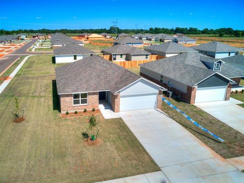 920 S Bear Lane, Mustang, OK, 73064 | Card Image