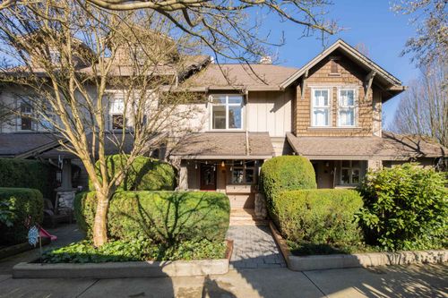 225-18 Jack Mahony Pl, New Westminster, BC, V3L5V8 | Card Image