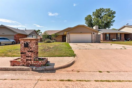 1030 Walsh Ln, Yukon, OK, 73099-4232 | Card Image