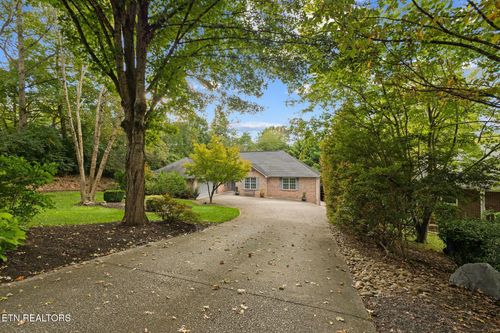 105 Deerfield Ln, Oak Ridge, TN, 37830-8768 | Card Image