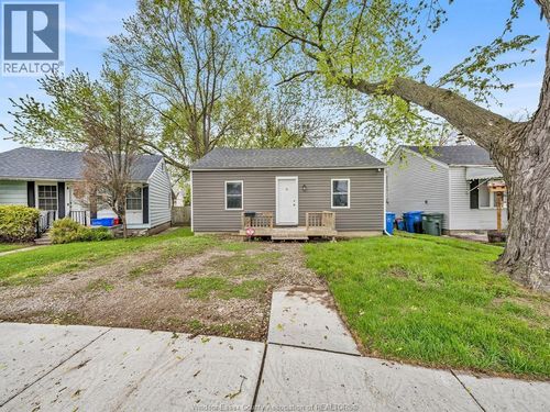 3422 Barrymore Lane, Windsor, ON, N9C1V1 | Card Image