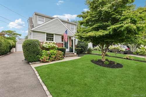 76 Highfield Ave, Port Washington, NY, 11050-1840 | Card Image