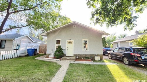 921 109th St, North Battleford, SK, S9A2E1 | Card Image