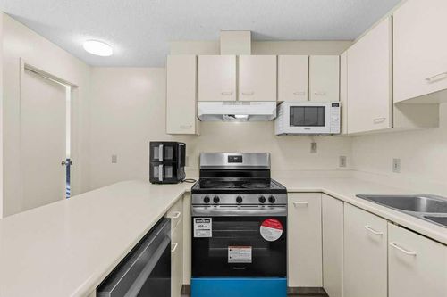 3400-2422 Edenwold Hts Nw, Calgary, AB, T3A3Y2 | Card Image