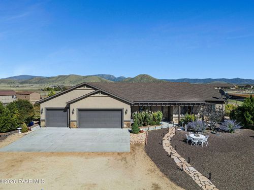 8833 N Grass Valley Ln, Prescott Valley, AZ, 86315-9232 | Card Image