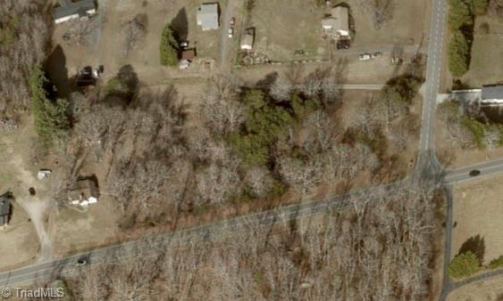 Land in Summerfield 2