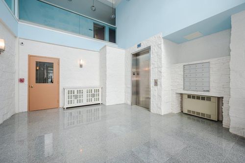 apt-302-661 W Broadway, Long Beach, NY, 11561-2964 | Card Image