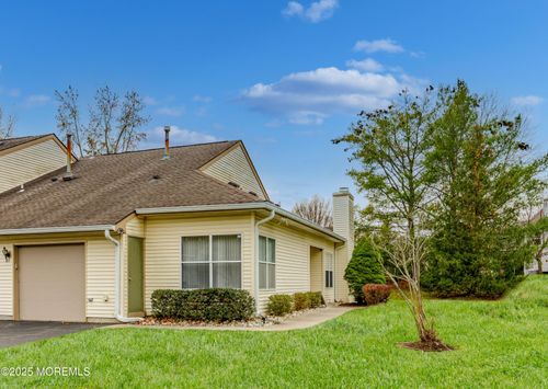 28 Aspen Ave, Englishtown, NJ, 07726-4702 | Card Image