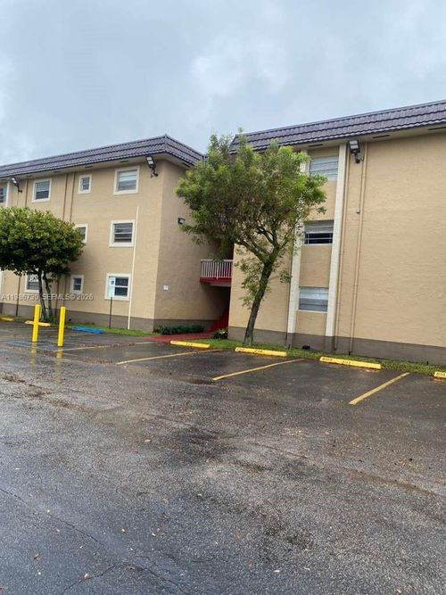 205-4655 Palm Ave, Hialeah, FL, 33012 | Card Image