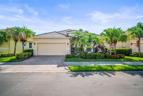 7727 33rd St E, SARASOTA, FL, 34243-4127 | Card Image