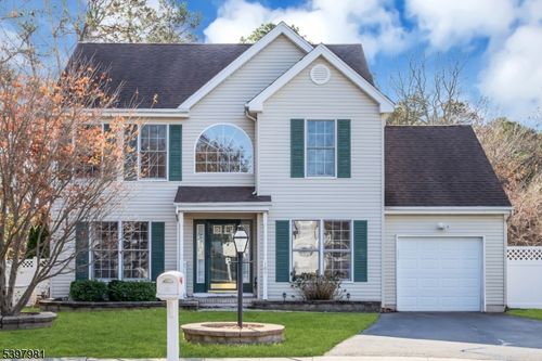 109 Hollow Oak Ln, Stafford Twp, NJ, 08050-2600 | Card Image