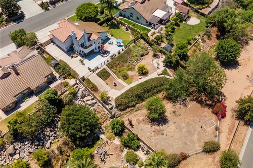 2151 Lyon Ave, Riverside, CA, 92503-0606 | Card Image