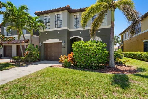 700 Ventura Dr, Satellite Beach, FL, 32937-5755 | Card Image