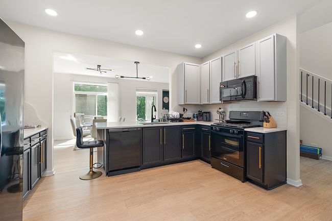 1528 Peachtree Ln, Home with 2 bedrooms, 4 bathrooms and 2 parking in Lockport IL | Image 5