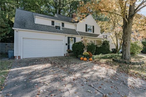 1567 S Belvoir Blvd, South Euclid, OH, 44121-3702 | Card Image