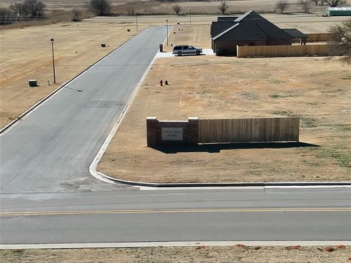 2 Flintrock Trl, Clinton, OK, 73601 | Card Image