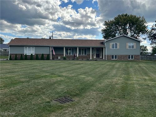 464 Coventry Cir, Zanesville, OH, 43701-1956 | Card Image