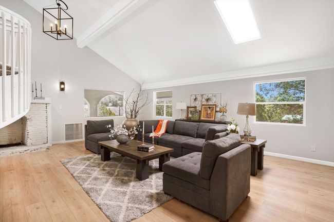 7 Corte De Canoncito, House other with 5 bedrooms, 4 bathrooms and null parking in Cedar Crest NM | Image 13