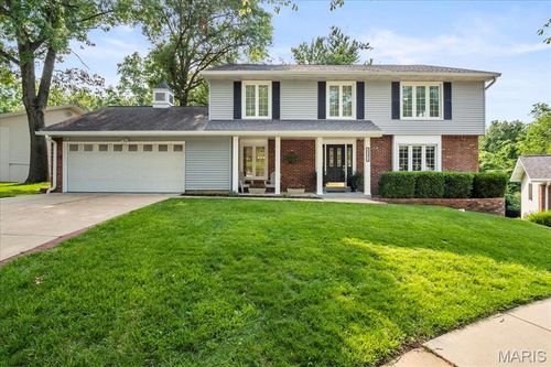 15371 Timber Hill Ln, Chesterfield, MO, 63017-7516 | Card Image