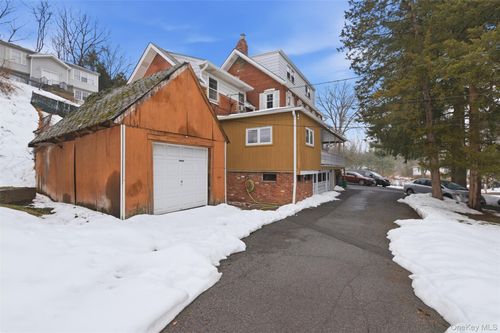 29 Hoover Pl, Stony Point, NY, 10980-1403 | Card Image