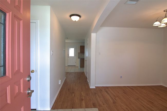 115 Remington Dr, House other with 4 bedrooms, 3 bathrooms and 4 parking in Kyle TX | Image 4