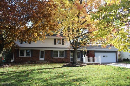 4 Craig Dr, Mount Vernon, OH, 43050-3806 | Card Image