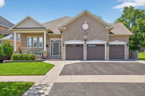 21 Corvinelli Dr, Whitby, ON, L1M0G7 | Card Image