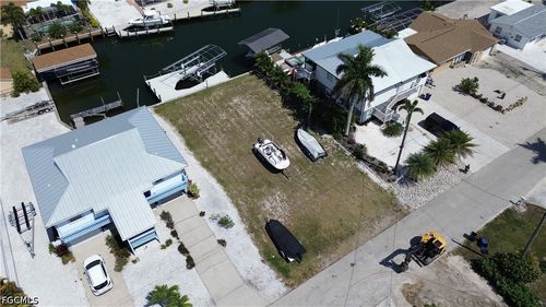 2480 Sycamore St, ST. JAMES CITY, FL, 33956-2067 | Card Image