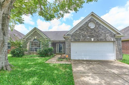2922 Veva Dr, Pearland, TX, 77584-1301 | Card Image
