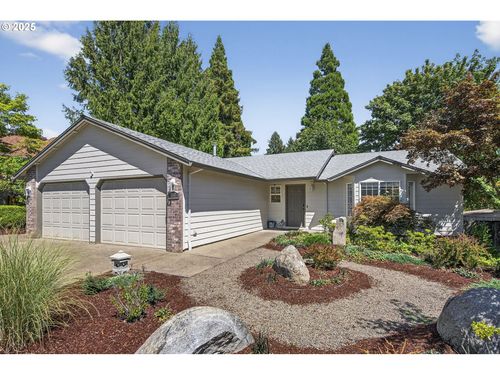 166 Nw Cherry St, Dundee, OR, 97115-9555 | Card Image